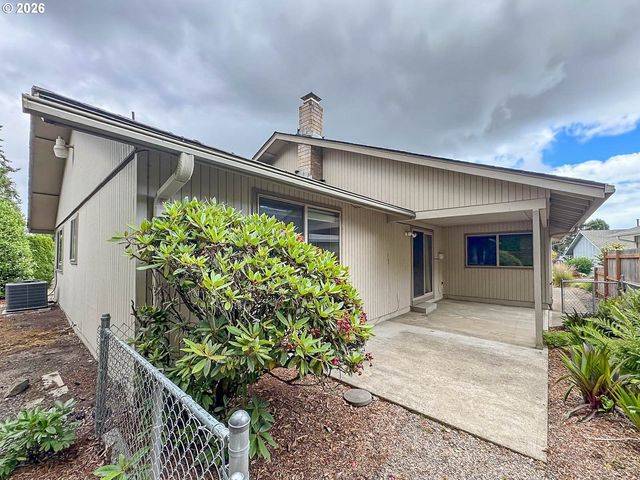 1886 WOODSTOCK Cir, Salem, OR 97304