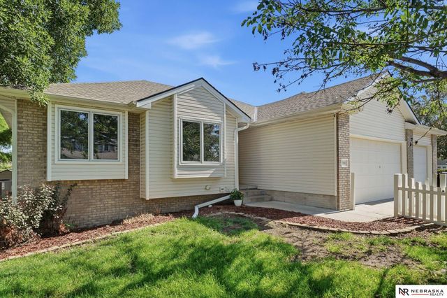 1840 Chloe Lane, Lincoln, NE 68512