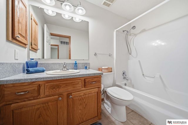 1840 Chloe Lane, Lincoln, NE 68512