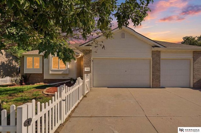 1840 Chloe Lane, Lincoln, NE 68512