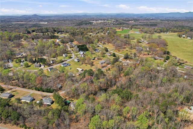 410 Springdale Avenue, Liberty, SC 29657