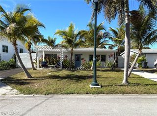 555 14th ST N, Naples, FL 34102