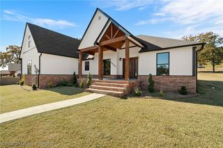 2500 River Vista Drive, Alma, AR 72921