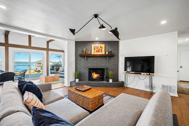 312 Pebble Beach Drive, Trinidad, TX 75163