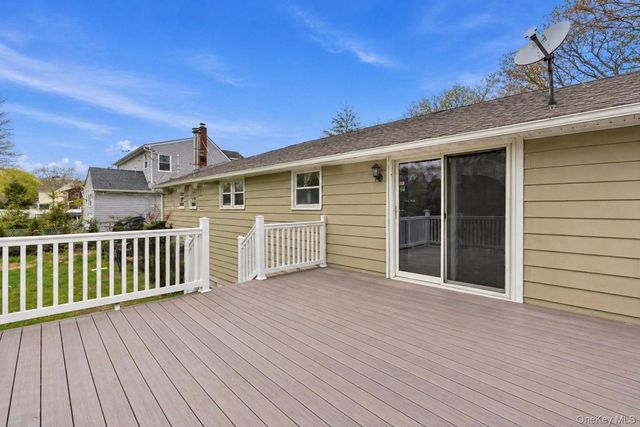162 Parkwood Drive, Shirley, NY 11967