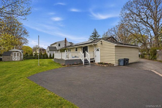 162 Parkwood Drive, Shirley, NY 11967