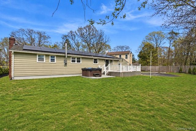 162 Parkwood Drive, Shirley, NY 11967