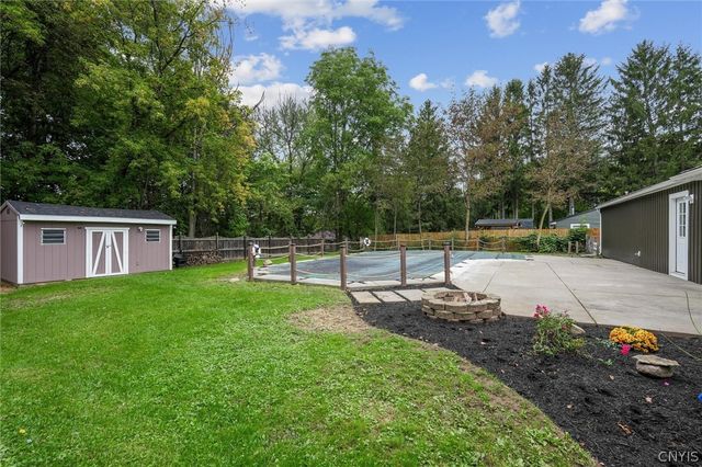 106 Resseguie Dr, Van Buren, NY 13209