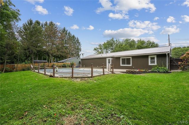 106 Resseguie Dr, Van Buren, NY 13209