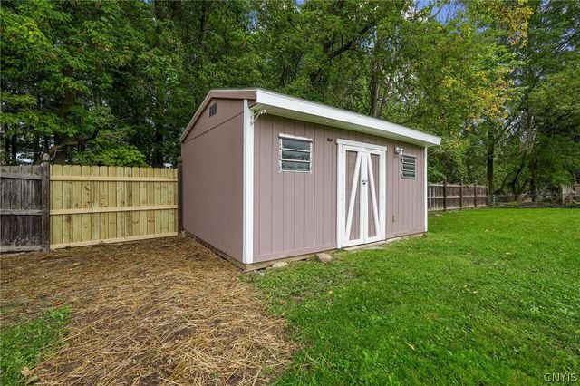 106 Resseguie Dr, Van Buren, NY 13209