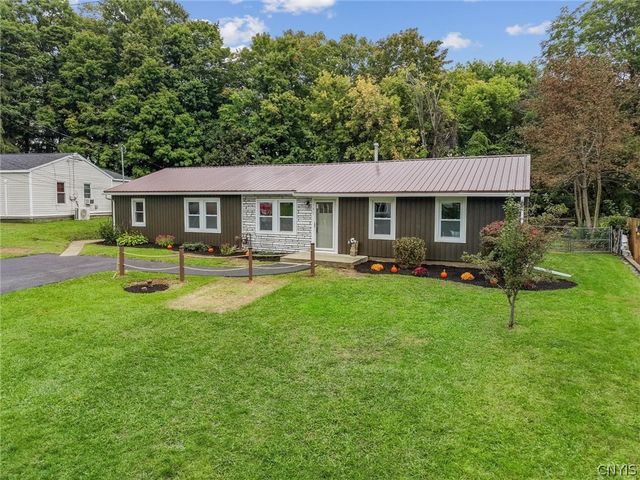 106 Resseguie Dr, Van Buren, NY 13209