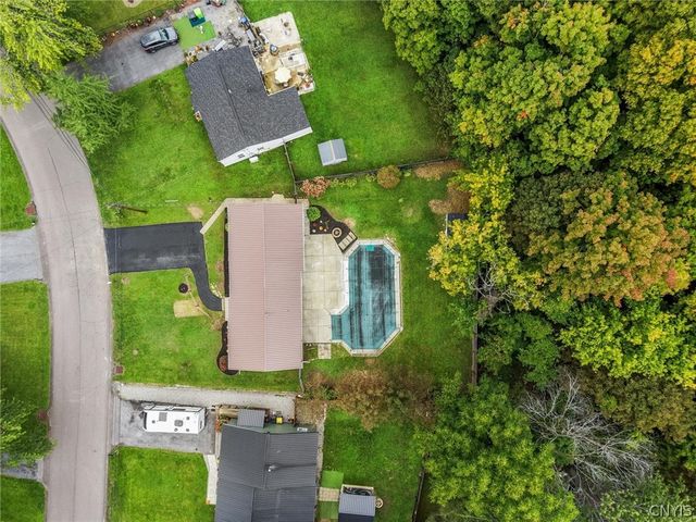 106 Resseguie Dr, Van Buren, NY 13209