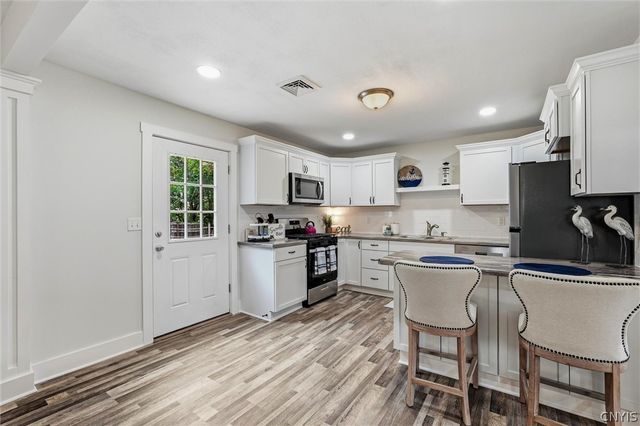 106 Resseguie Dr, Van Buren, NY 13209