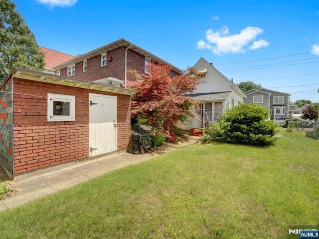 213 Kipp Avenue, Elmwood Park, NJ 07407