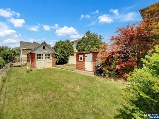 213 Kipp Avenue, Elmwood Park, NJ 07407