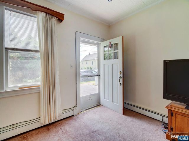 213 Kipp Avenue, Elmwood Park, NJ 07407