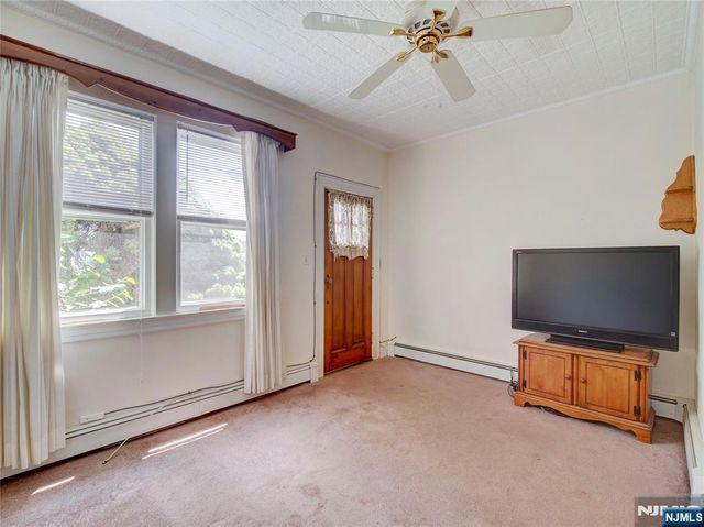 213 Kipp Avenue, Elmwood Park, NJ 07407