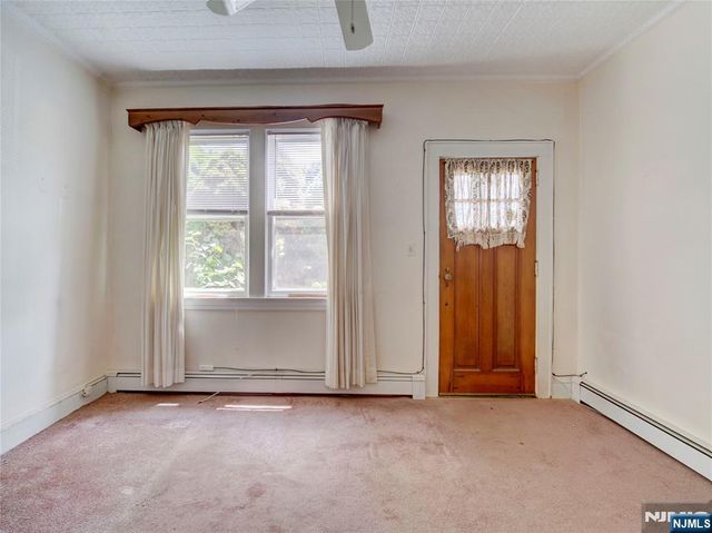 213 Kipp Avenue, Elmwood Park, NJ 07407