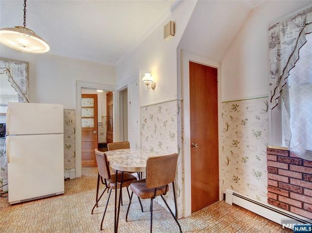 213 Kipp Avenue, Elmwood Park, NJ 07407
