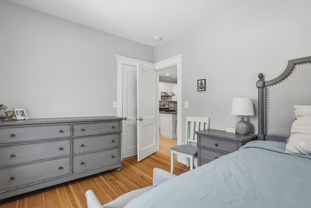 81 Chestnut St 81, Andover, MA 01810