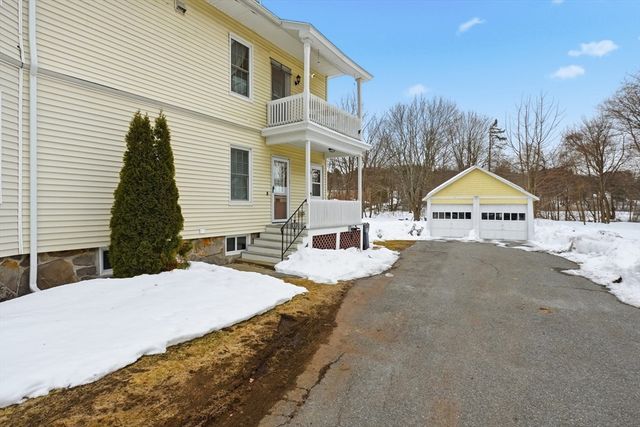 81 Chestnut St 81, Andover, MA 01810