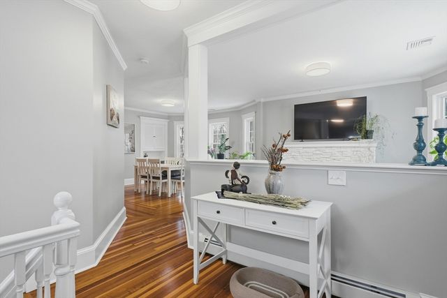 81 Chestnut St 81, Andover, MA 01810