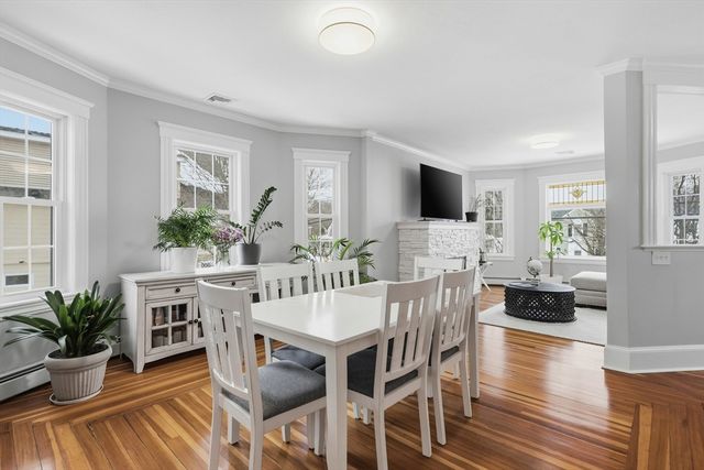 81 Chestnut St 81, Andover, MA 01810