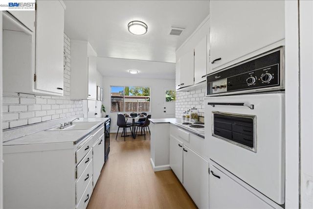 3719 Mission View Dr, Fremont, CA 94538