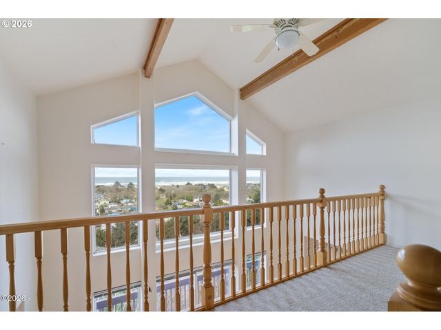 620 S FALCON St, Rockaway Beach, OR 97136