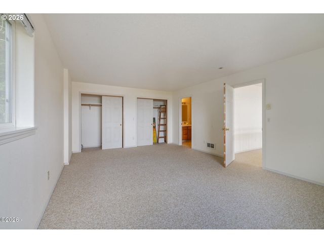 620 S FALCON St, Rockaway Beach, OR 97136