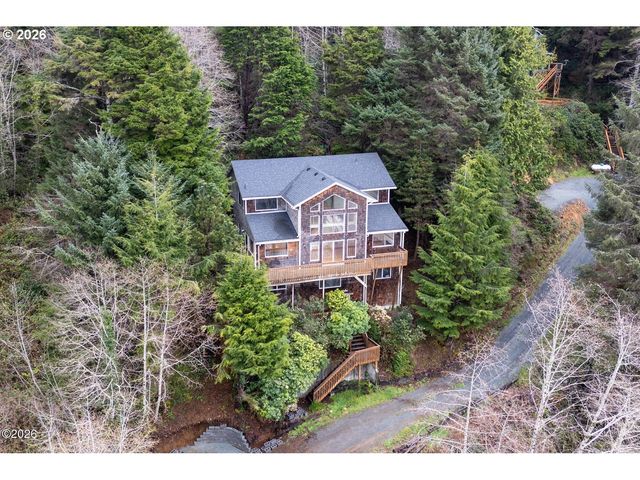 620 S FALCON St, Rockaway Beach, OR 97136