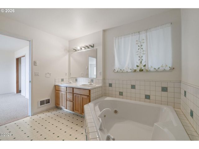 620 S FALCON St, Rockaway Beach, OR 97136