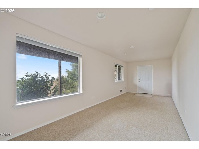 620 S FALCON St, Rockaway Beach, OR 97136