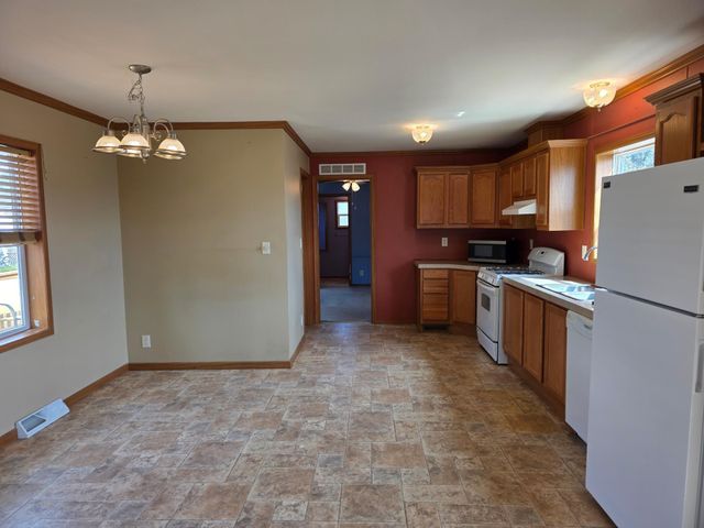9 Holly Lane, Duluth, MN 55810
