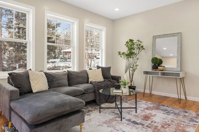 10 Old Rifle Camp Rd, Woodland Park, NJ 07424