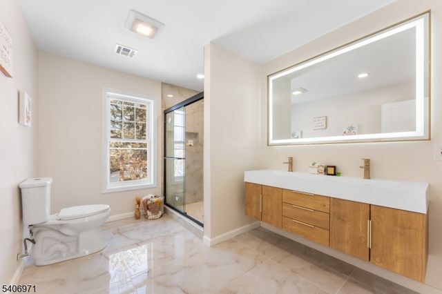 10 Old Rifle Camp Rd, Woodland Park, NJ 07424