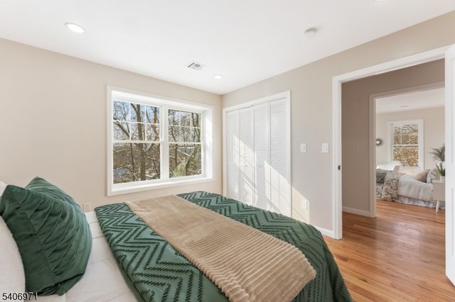 10 Old Rifle Camp Rd, Woodland Park, NJ 07424