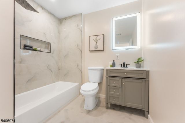 10 Old Rifle Camp Rd, Woodland Park, NJ 07424