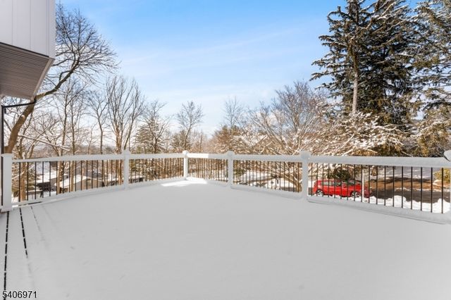 10 Old Rifle Camp Rd, Woodland Park, NJ 07424