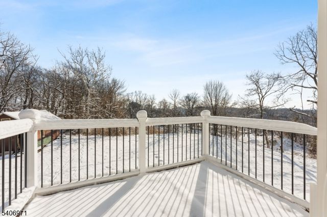 10 Old Rifle Camp Rd, Woodland Park, NJ 07424