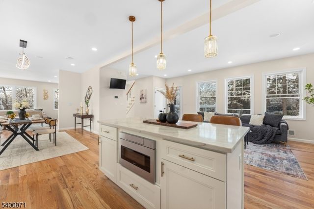 10 Old Rifle Camp Rd, Woodland Park, NJ 07424