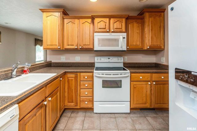 403 Arbor Drive, Carterville, IL 62918