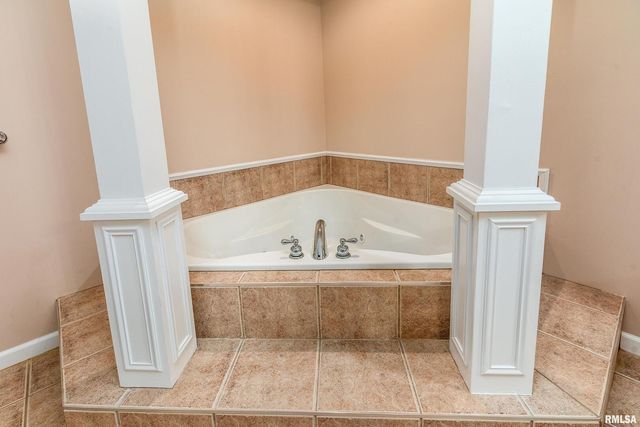 403 Arbor Drive, Carterville, IL 62918