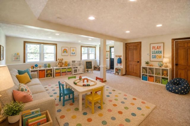 7 Banbury Dr., Westford, MA 01886