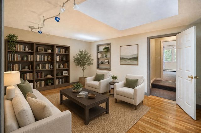 7 Banbury Dr., Westford, MA 01886