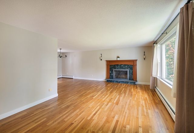 7 Banbury Dr., Westford, MA 01886