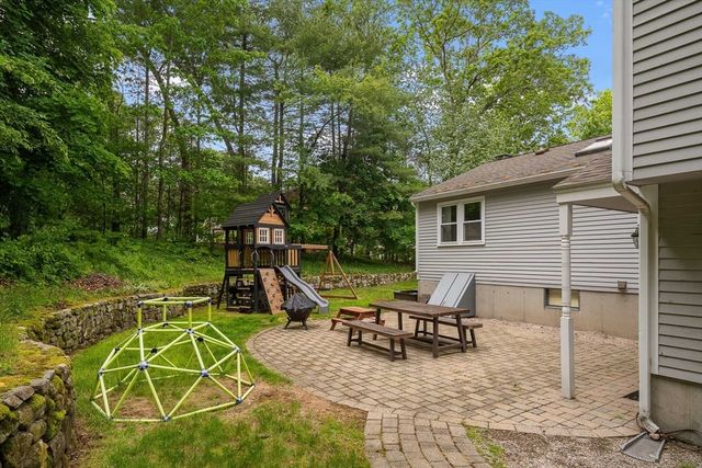 7 Banbury Dr., Westford, MA 01886