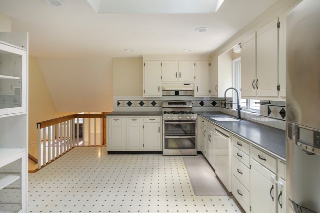 7 Banbury Dr., Westford, MA 01886