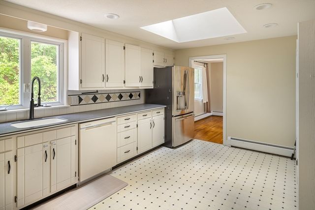7 Banbury Dr., Westford, MA 01886