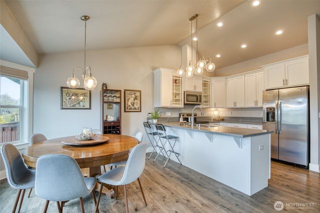 673 Island Circle SE, Ocean Shores, WA 98569